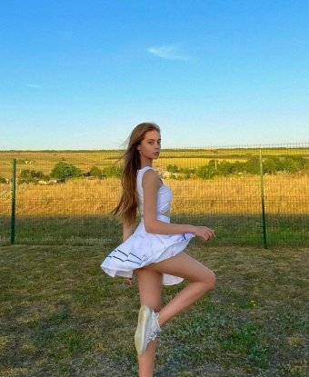 Со мной ты погрузишься в мир незабываемых эмоций и страстных приключений. Я искусная мастерица в сфере интимных удовольствий, и мои услуги не оставят тебя равнодушным. Познакомься со мной, и ты ощутишь настоящий оргазм и абсолютное блаженство. Я с радостью сделаю твои самые сокровенные сны реальностью. Что ждешь? Забронируй свидание со мной прямо сейчас! 😘
🌟Опытная и раскрепощенная индивидуалка из Москвы.
🌟Широкий спектр услуг для настоящих ценителей.
🌟Отзывы о моих незабываемых встречах только положительные.
🌟Приглашаю тебя на встречу в комфортабельную гостиницу Москвы.
🌟На фото - я и мои роскошные формы, которые ждут тебя. Яна